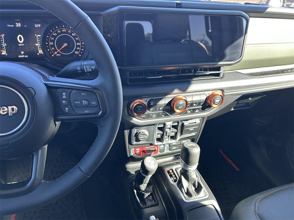 Used 2025 Jeep Gladiator Mojave w/ Safety Group image 19