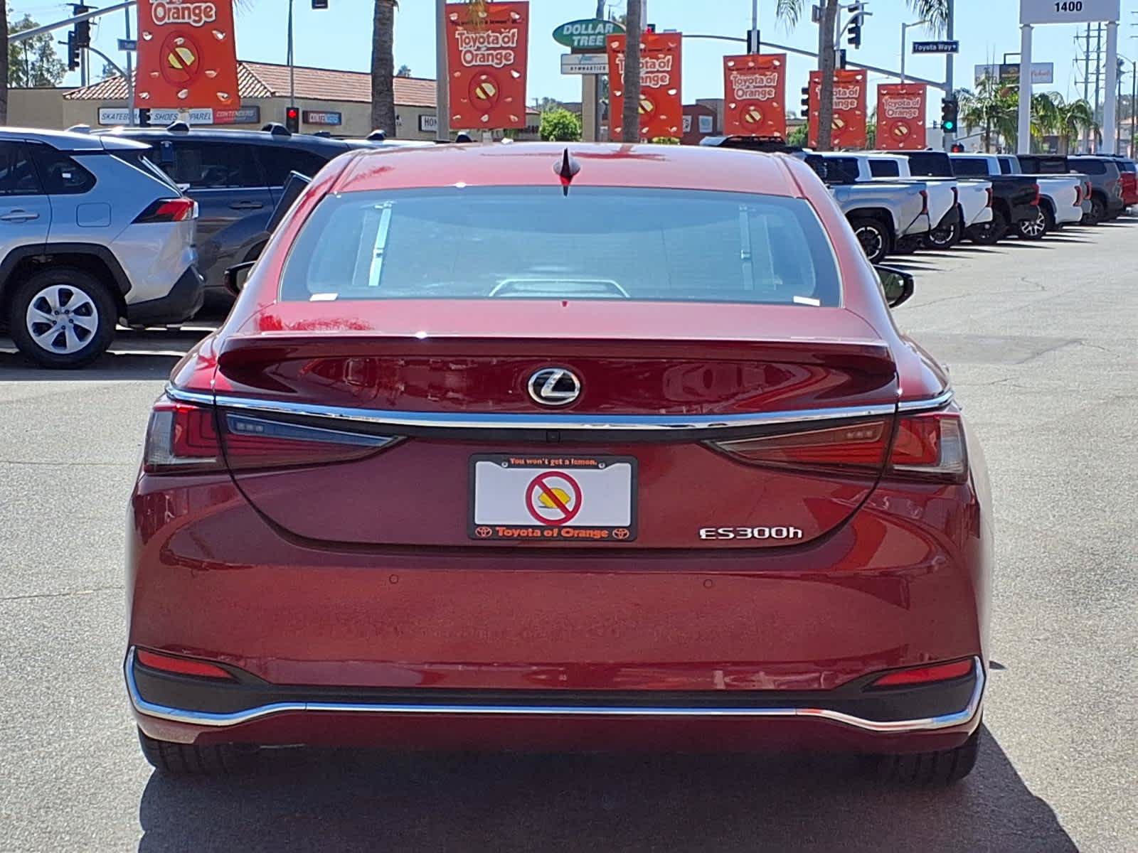 Used 2024 Lexus ES 300h w/ Premium Package FWD image 5