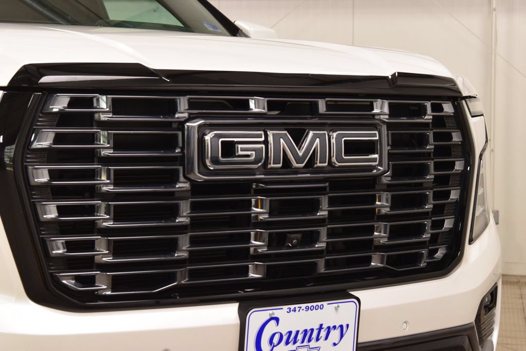 Used 2025 GMC Yukon XL Denali Ultimate w/ LPO, Floor Liner Package AWD/4WD image 11