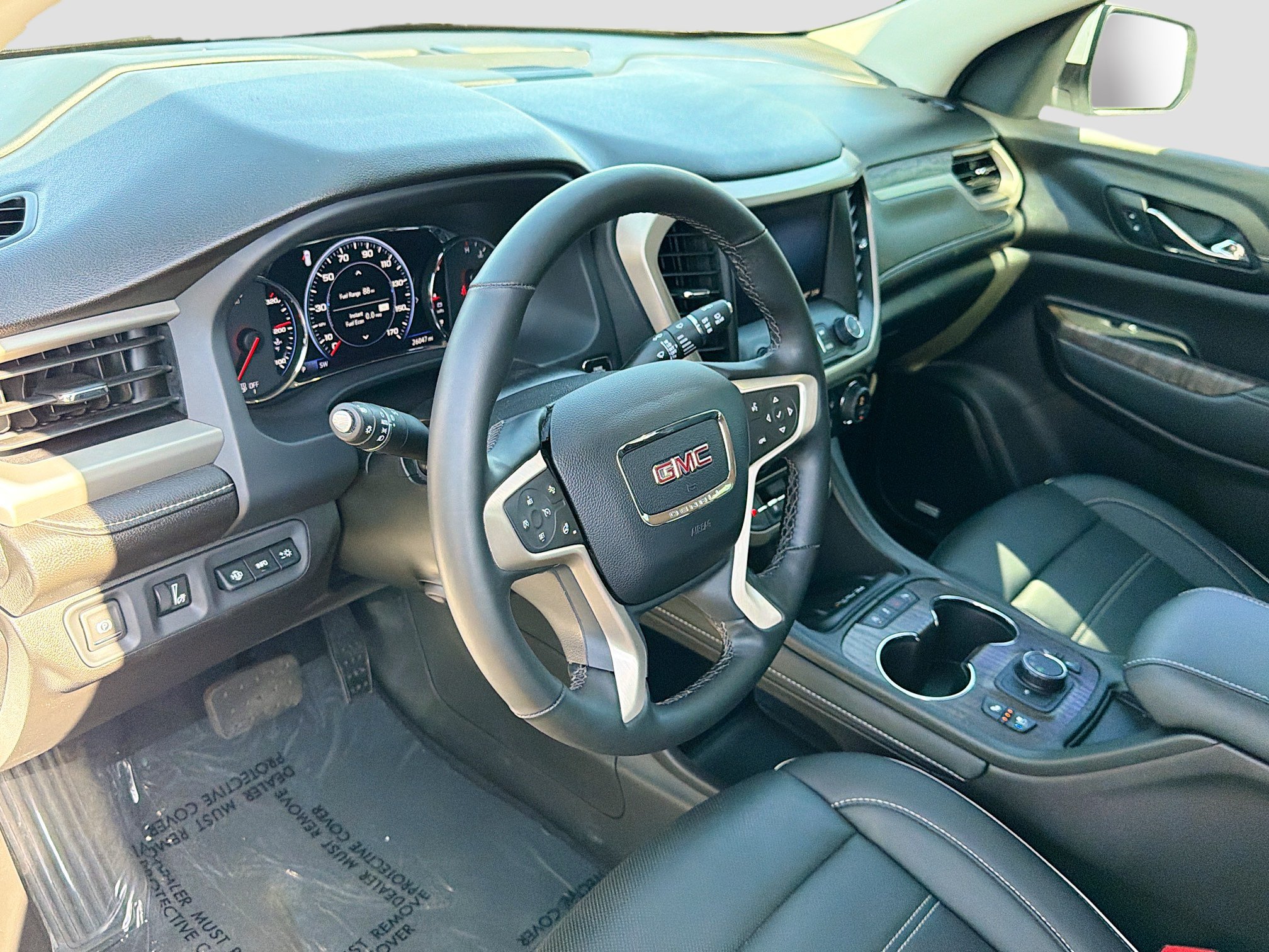 Used 2023 GMC Acadia Denali w/ Denali Technology Package FWD image 9