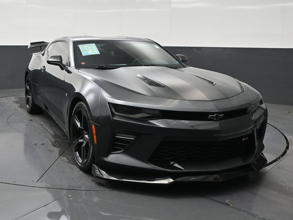 Used 2018 Chevrolet Camaro SS RWD image 7