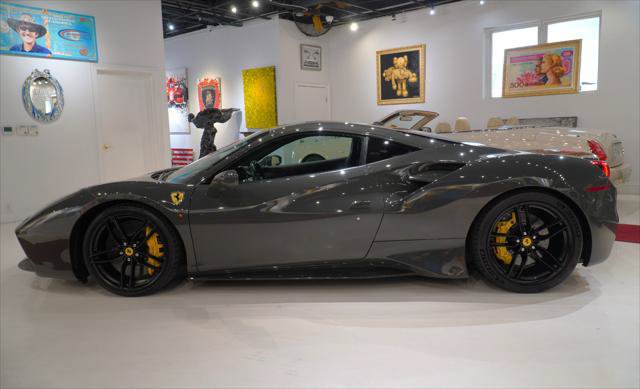 Used 2018 Ferrari 488 GTB RWD image 3
