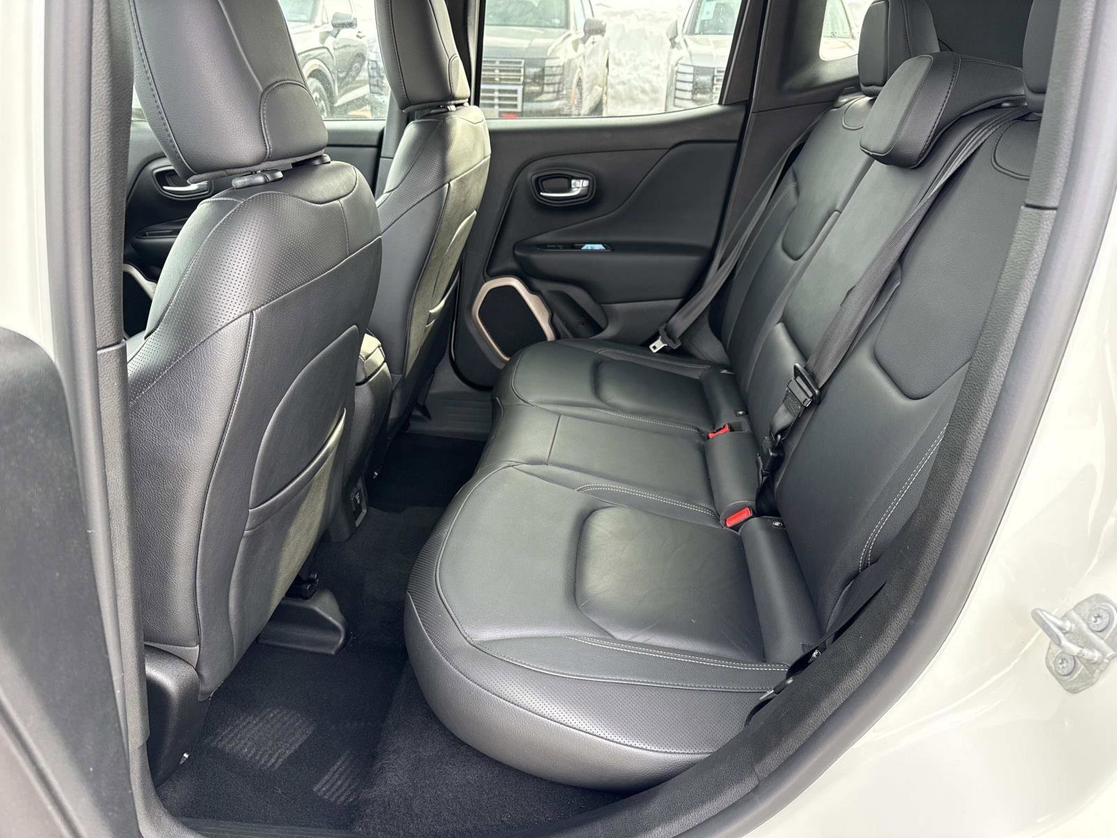 Used 2017 Jeep Renegade Limited image 23