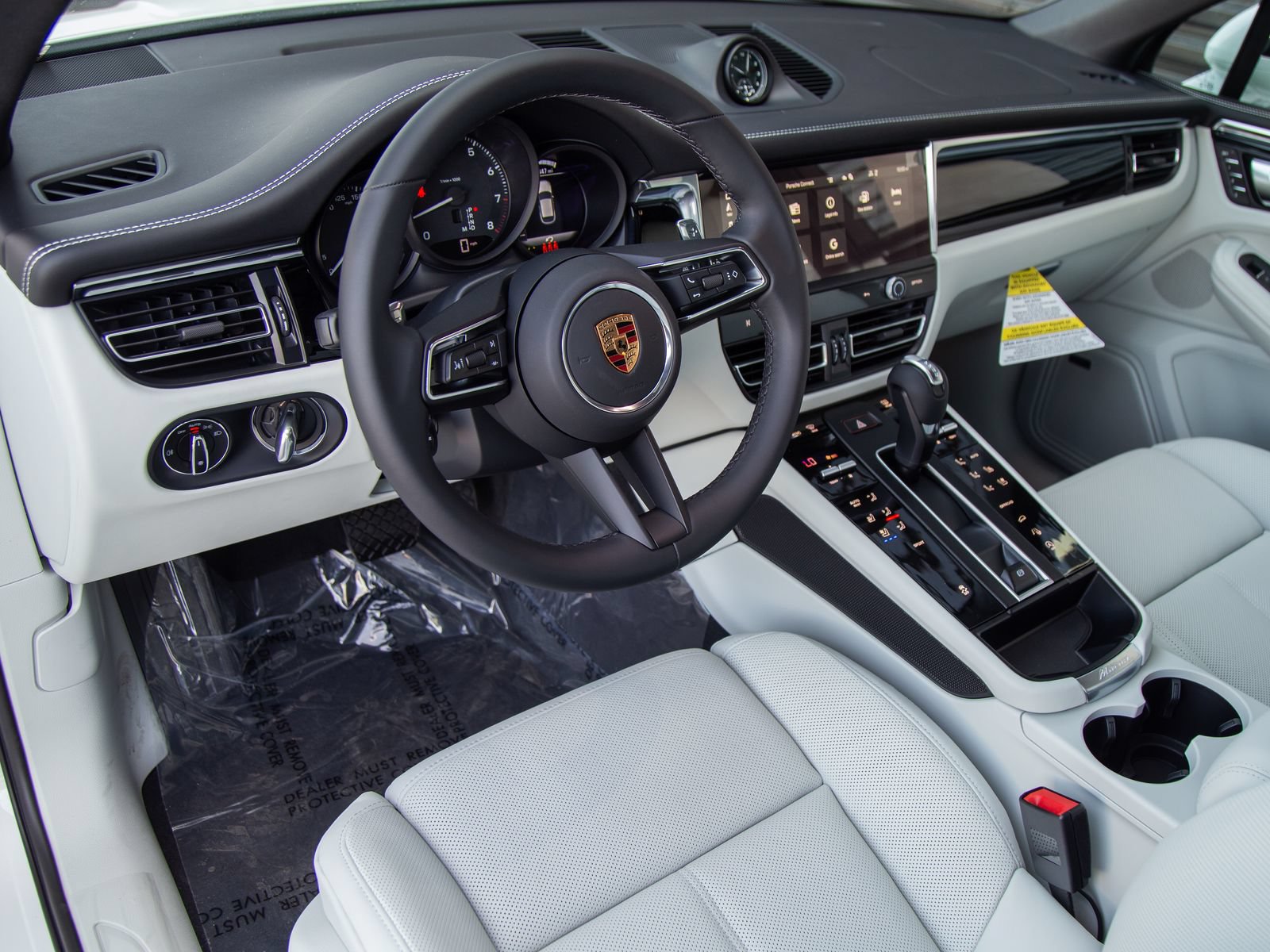 New 2026 Porsche Macan AWD/4WD image 4