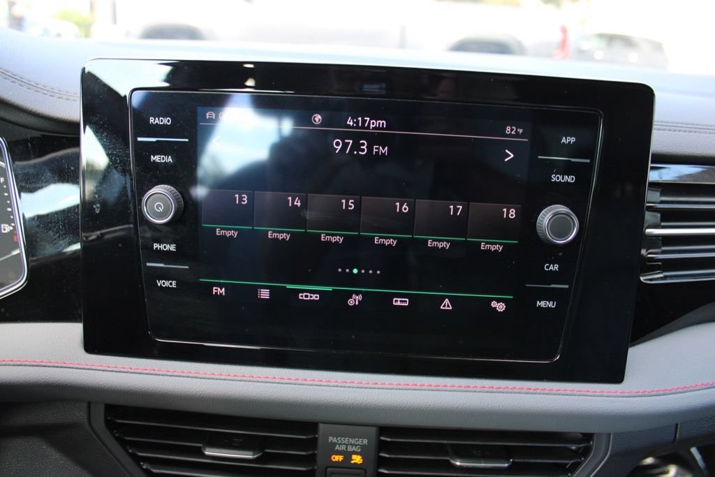 Used 2025 Volkswagen Jetta GLI Autobahn FWD image 17