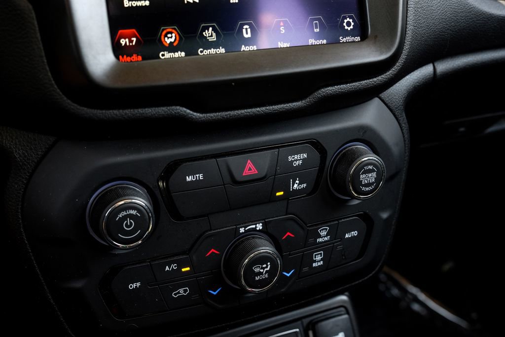 Used 2021 Jeep Renegade Trailhawk image 35