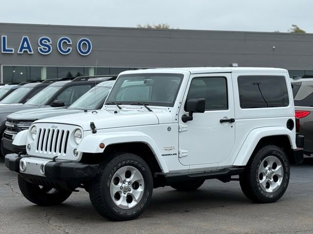 Used 2014 Jeep Wrangler Sahara w/ Dual Top Group AWD/4WD image 28