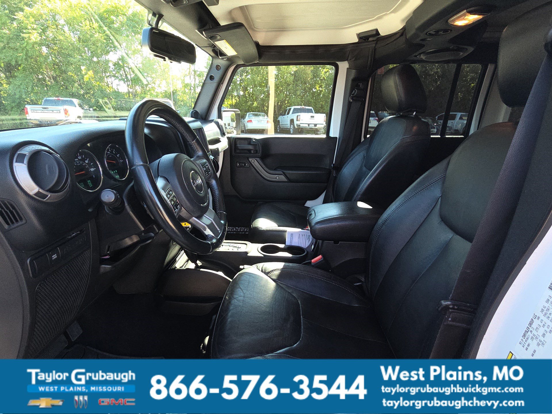Used 2013 Jeep Wrangler Unlimited Sahara AWD/4WD image 15