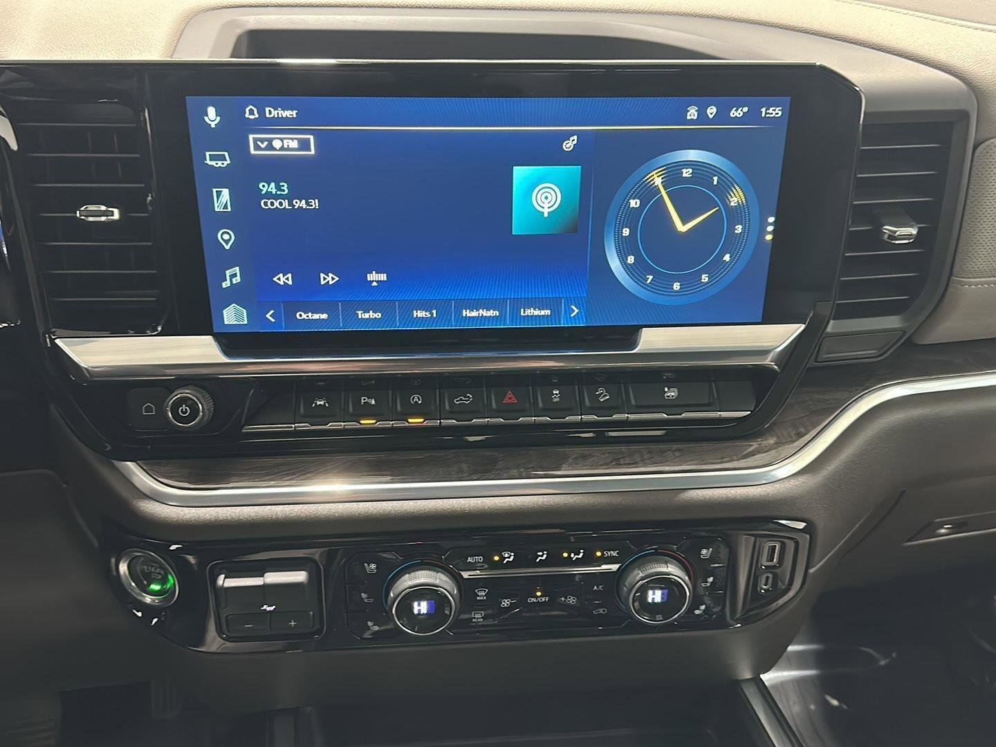 Used 2022 Chevrolet Silverado 1500 LTZ image 12