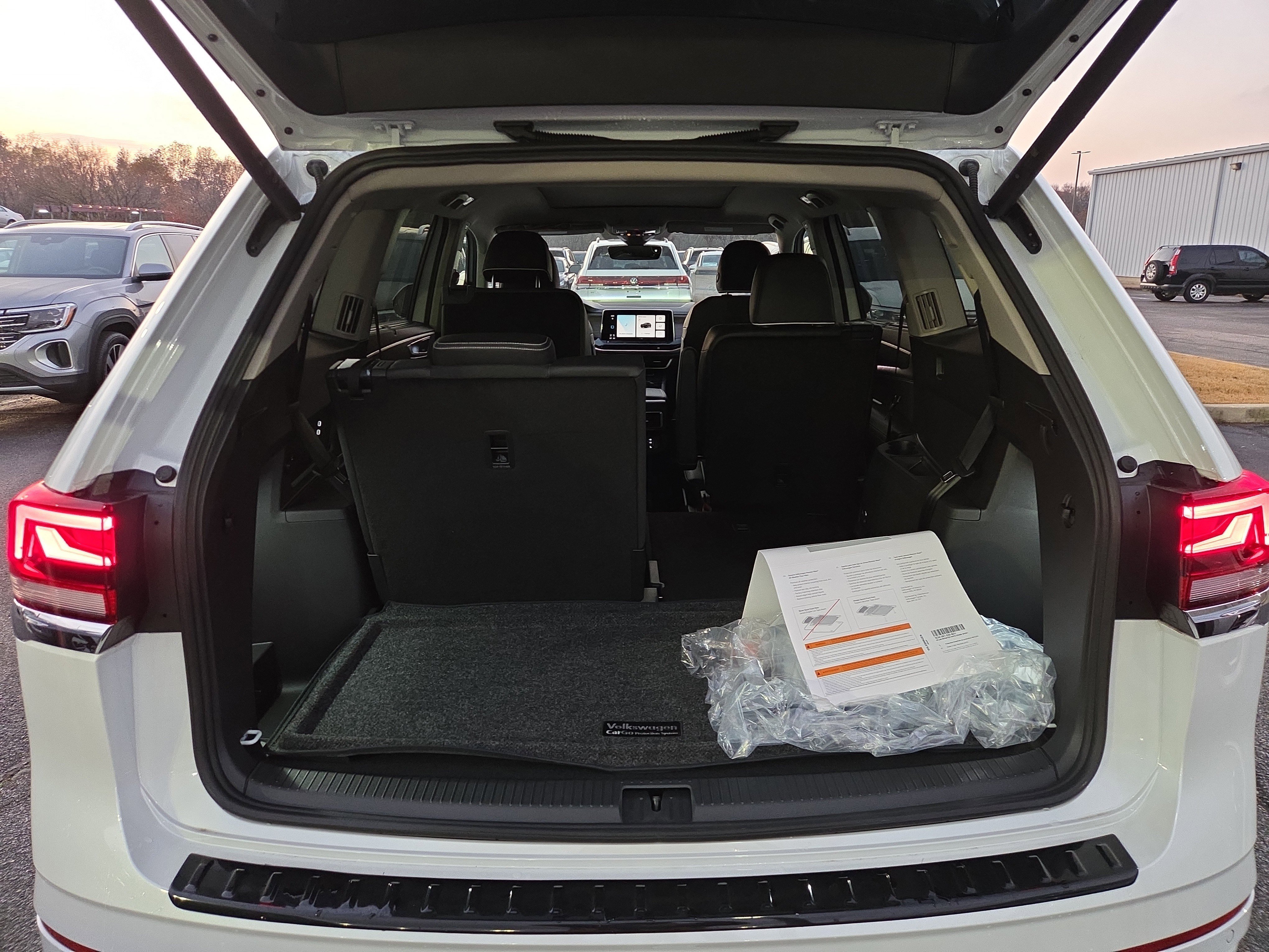 New 2026 Volkswagen Atlas SEL Premium R-Line image 9