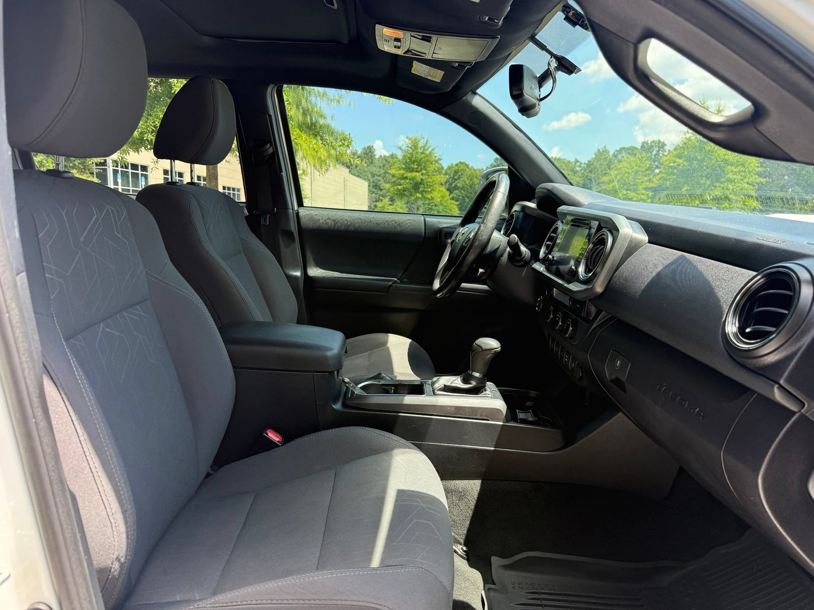 Used 2017 Toyota Tacoma TRD Sport w/ Premium & Technology Package RWD image 33