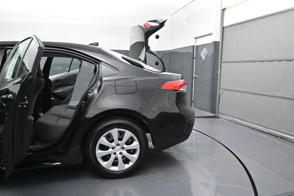Used 2024 Toyota Corolla LE FWD image 12