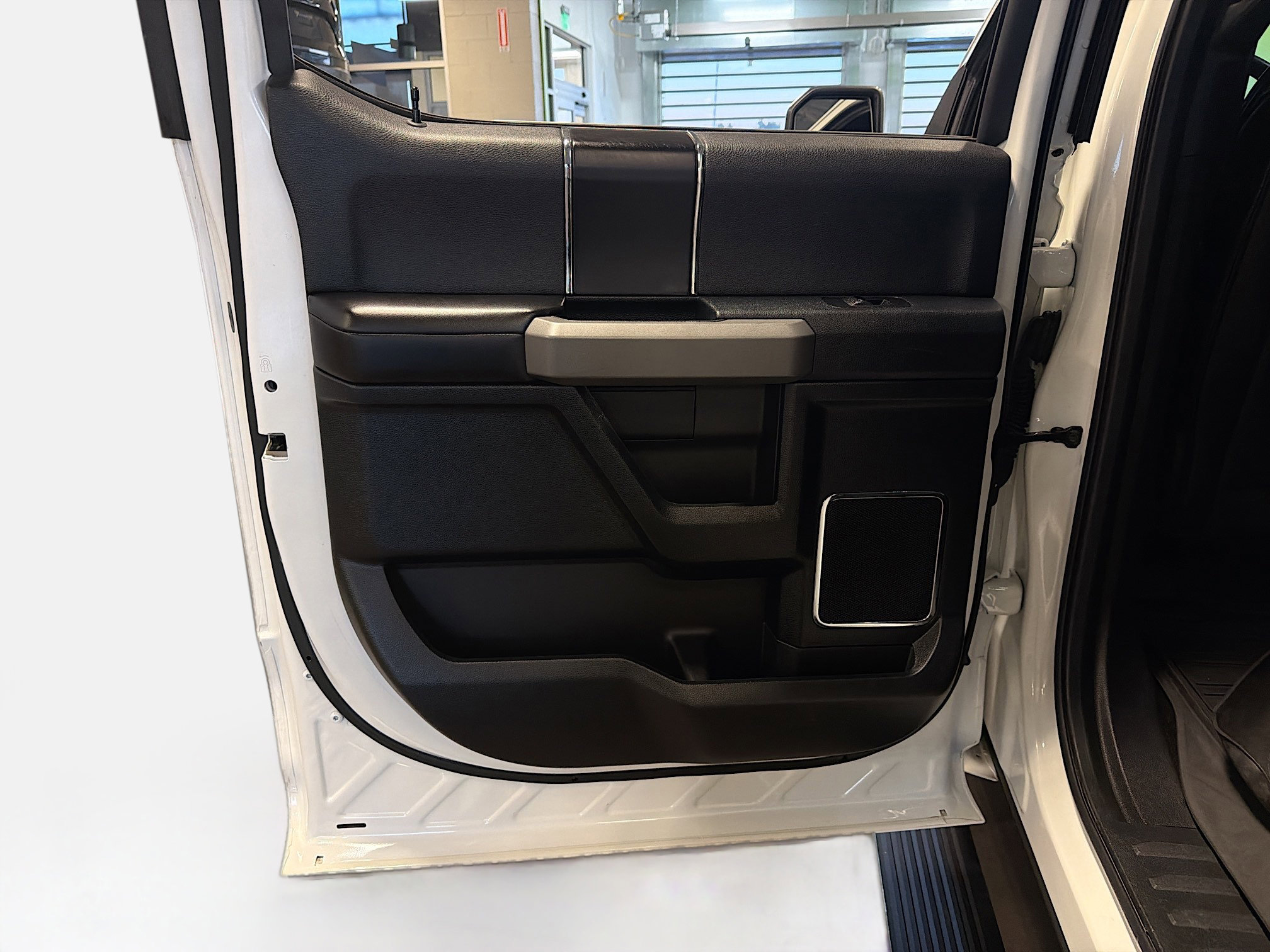 Used 2020 Ford F150 Platinum w/ Equipment Group 701A Luxury image 28