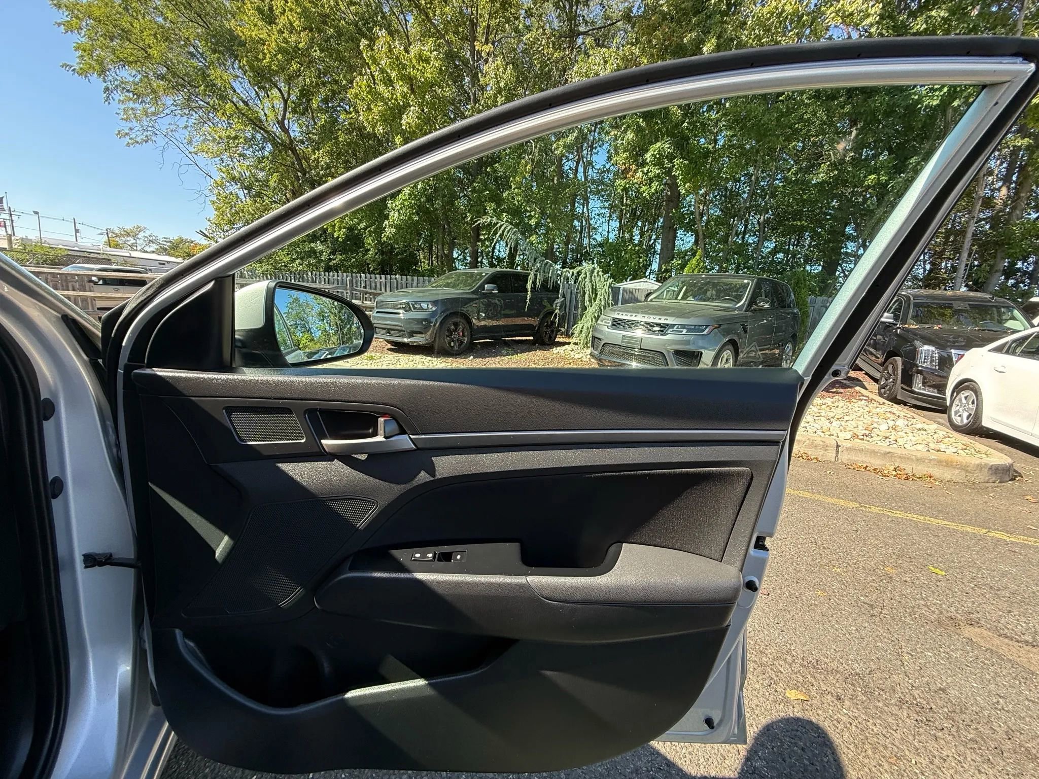 Used 2017 Hyundai Elantra Value Edition w/ Cargo Package image 28