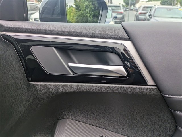 New 2025 Mitsubishi Outlander SEL image 32