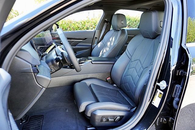Used 2026 BMW 530i w/ Premium Package RWD image 15