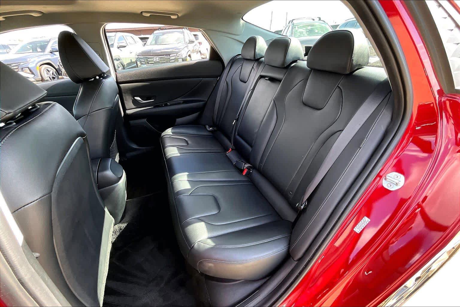 Certified 2025 Hyundai Elantra Limited FWD image 20
