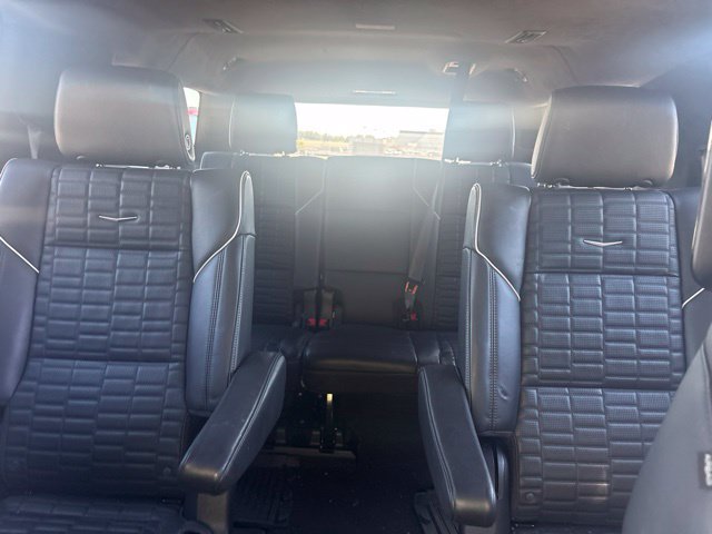 Used 2024 Cadillac Escalade ESV Sport Platinum w/ LPO, ONYX Package AWD/4WD image 4