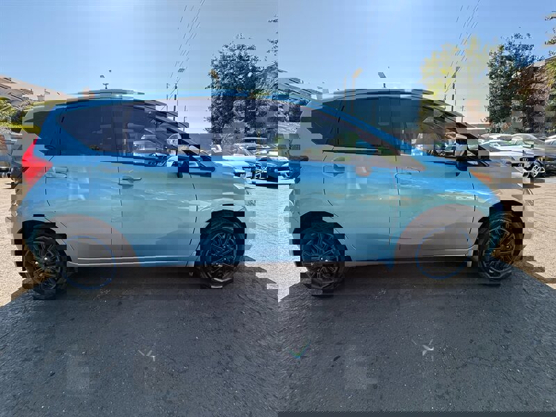 Used 2015 Nissan Versa Note SV image 4