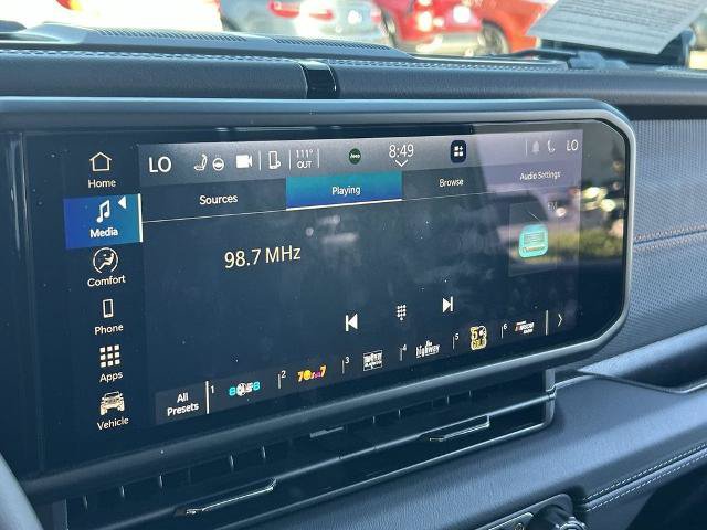 Used 2025 Jeep Gladiator Mojave w/ Convenience Group AWD/4WD image 9