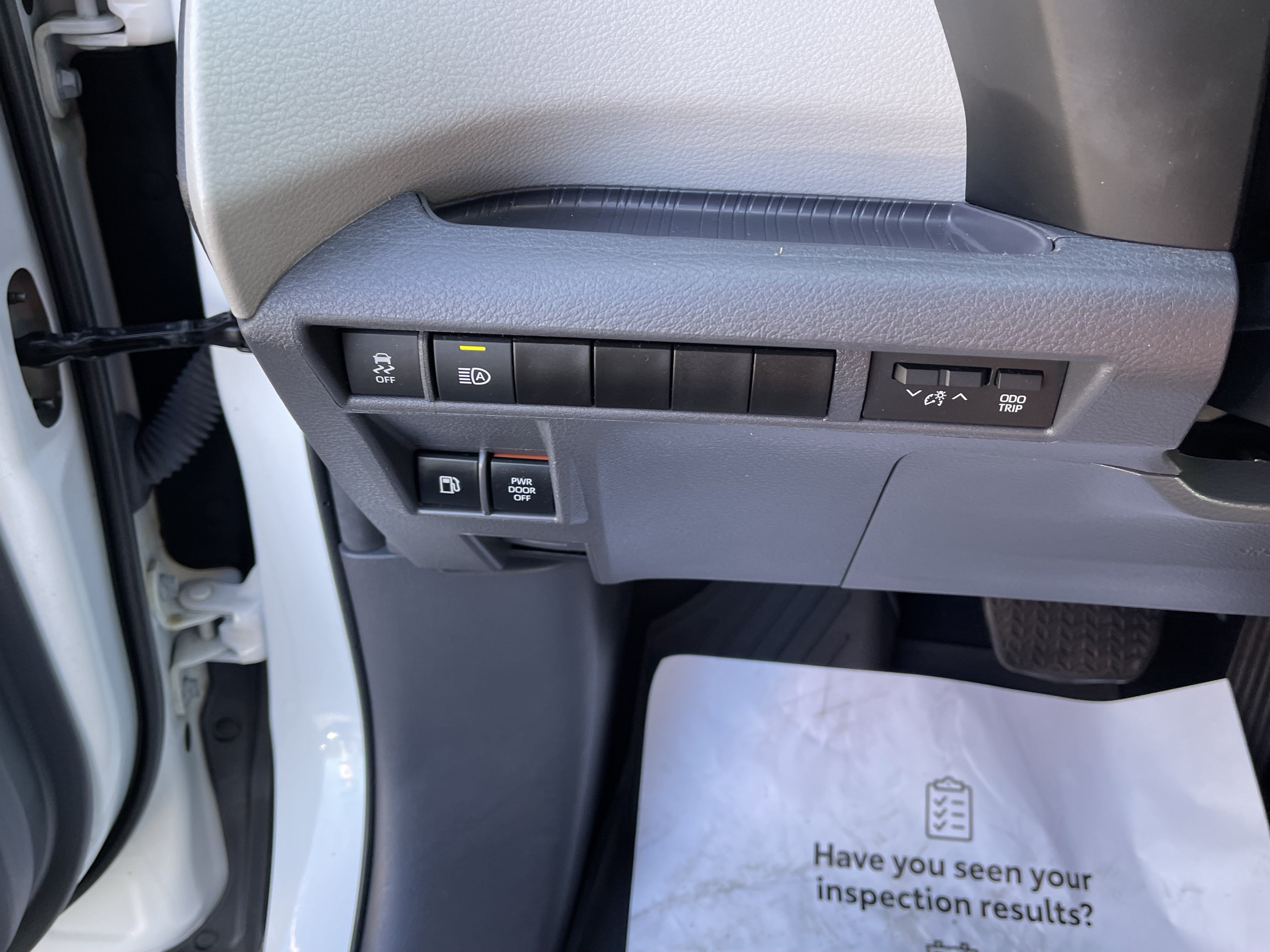 Certified 2024 Toyota Sienna LE AWD/4WD image 25