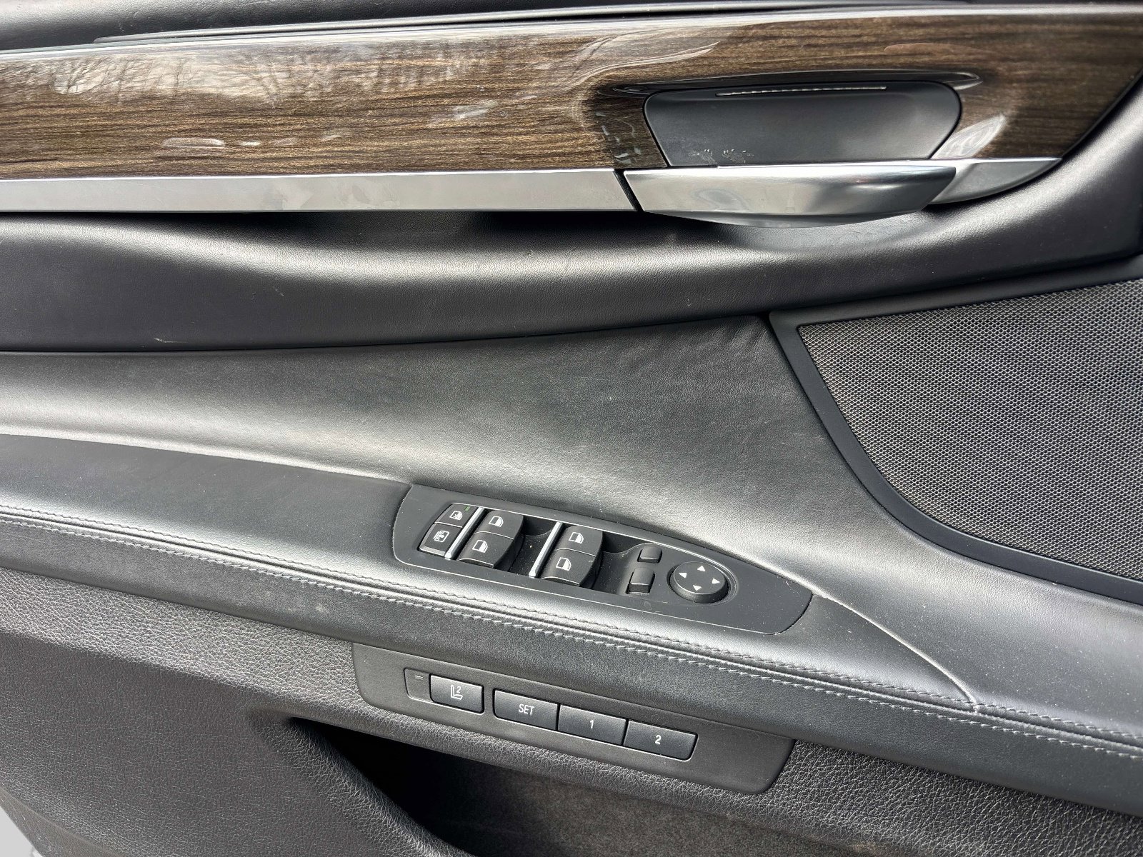 Used 2015 BMW 750Li xDrive image 15