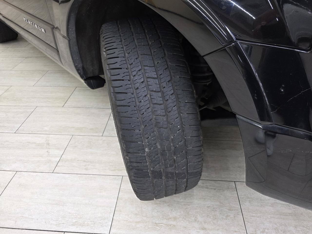 Used 2017 Ford Expedition Platinum RWD image 40