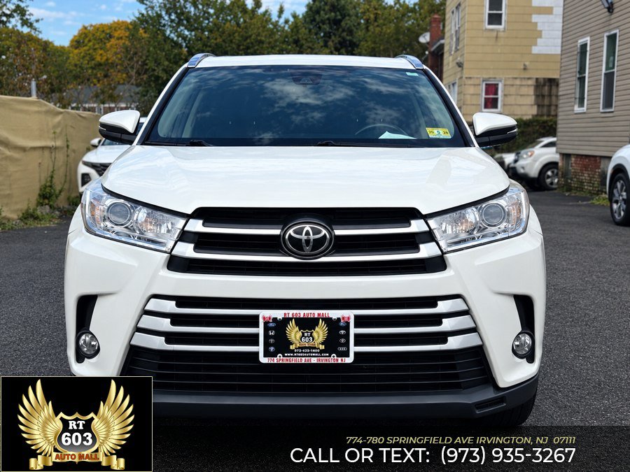Used 2017 Toyota Highlander XLE AWD/4WD image 2