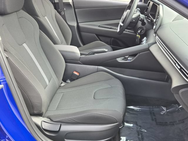 Used 2026 Hyundai Elantra SE FWD image 16