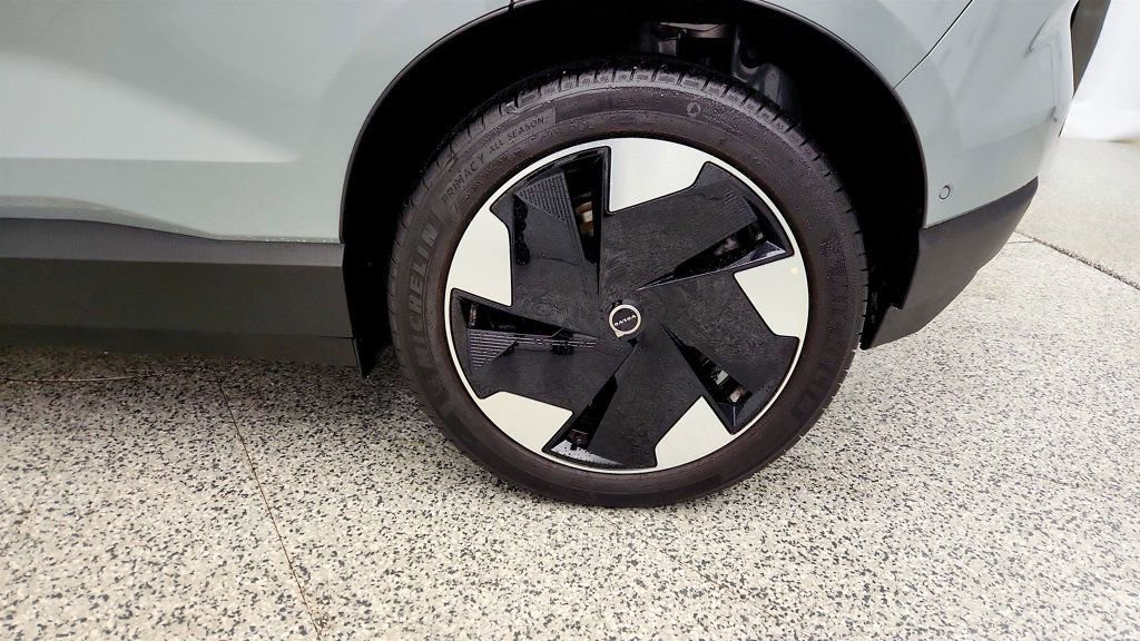 Used 2025 Volvo EX30 Ultra image 9