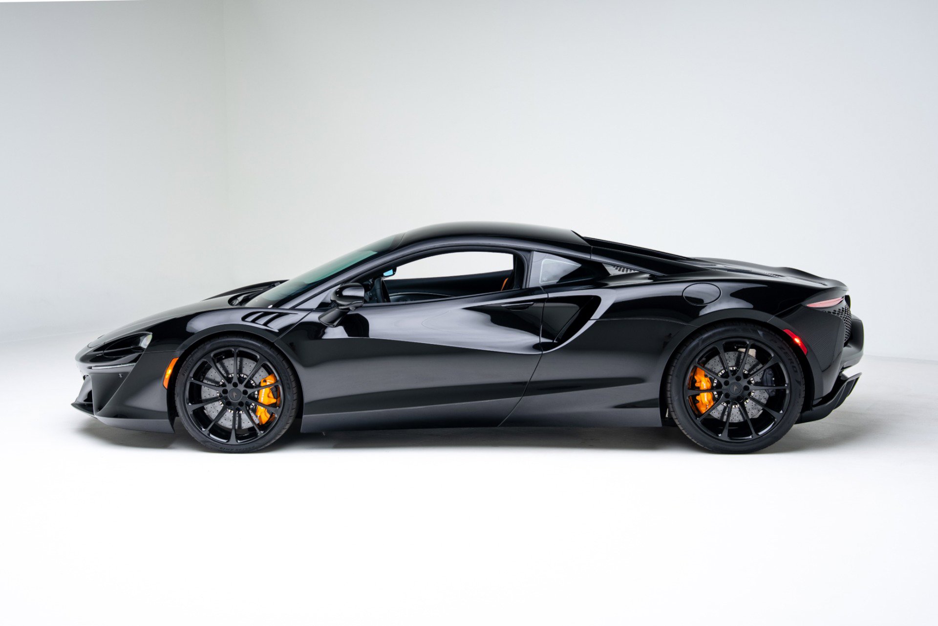 Used 2026 McLaren Artura image 14