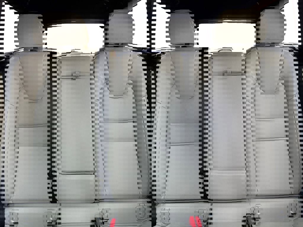 New 2026 Volvo V60 B5 Cross Country Ultra w/ Protection Package Premier image 22