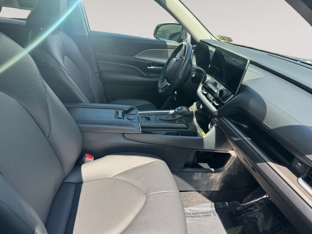 Used 2025 Toyota Grand Highlander AWD image 15