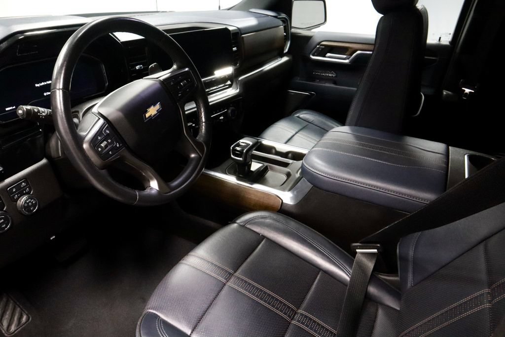 Used 2023 Chevrolet Silverado 1500 High Country w/ Technology Package AWD/4WD image 22