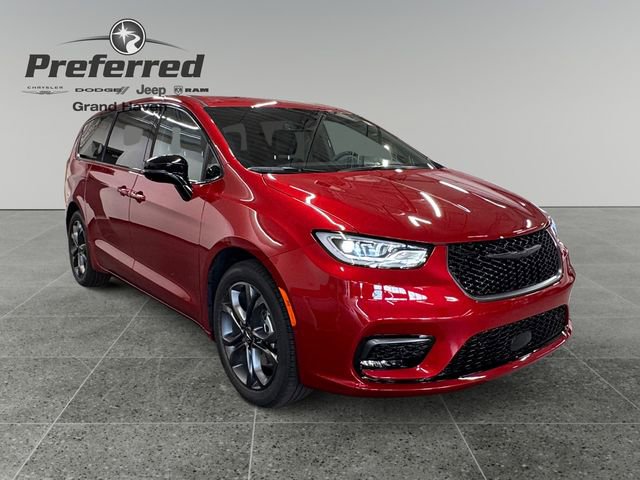 New 2026 Chrysler Pacifica Select image 1