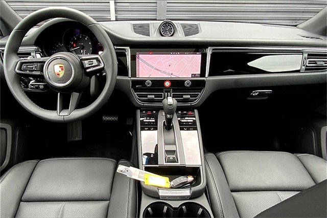 New 2025 Porsche Macan image 6