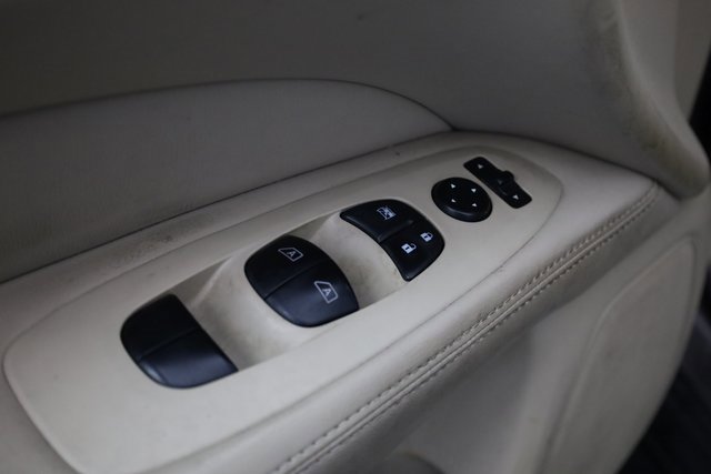 Used 2015 Nissan Pathfinder Platinum w/ Cargo Package image 12