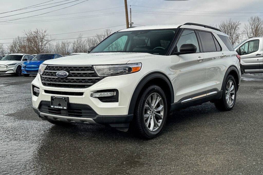 Used 2022 Ford Explorer XLT w/ Equipment Group 202A AWD/4WD image 7