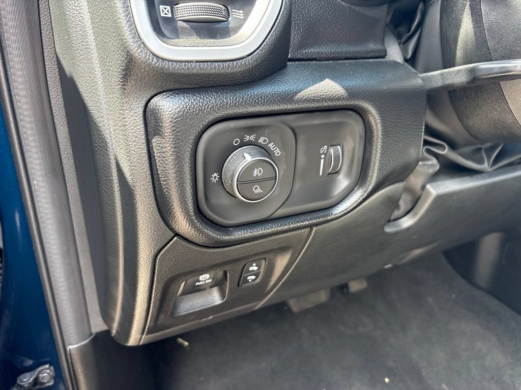 Used 2022 RAM 1500 Big Horn AWD/4WD image 18