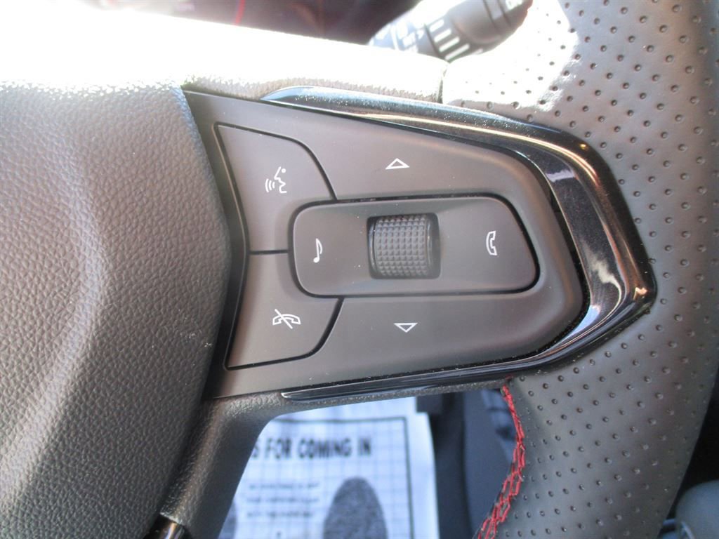 Used 2025 Chevrolet Trax RS w/ Driver Confidence Package image 17