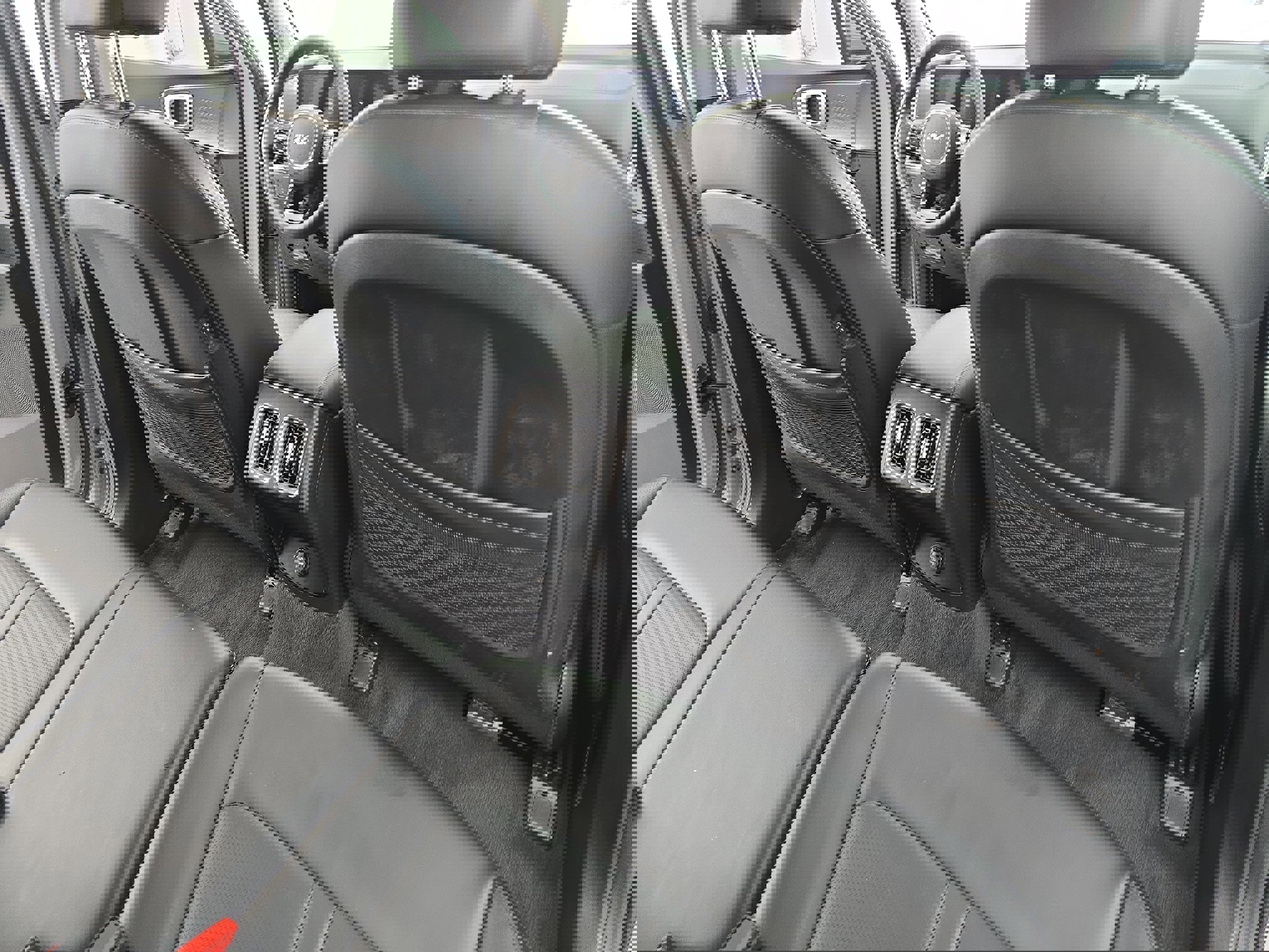 Used 2025 Kia Sorento S w/ Panoramic Sunroof Package image 11
