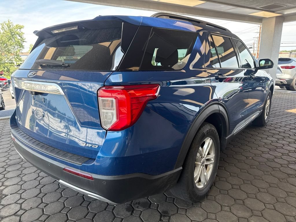 Used 2022 Ford Explorer XLT w/ Equipment Group 202A AWD/4WD image 6