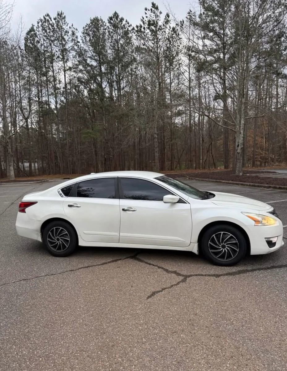 Used 2015 Nissan Altima 2.5 S w/ Power Driver Seat Package FWD image 5