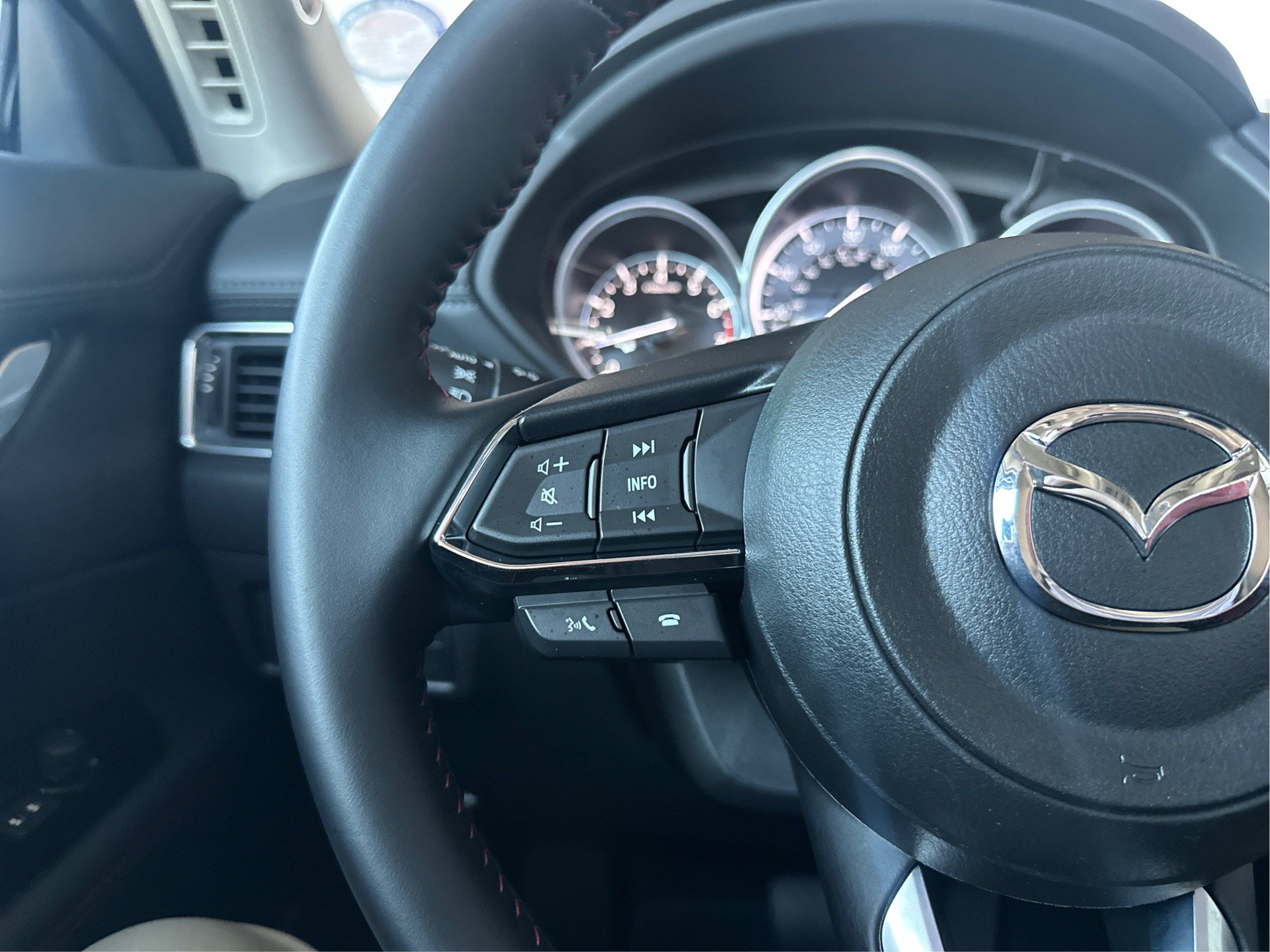 Certified 2025 MAZDA CX-5 Carbon Edition AWD/4WD image 33