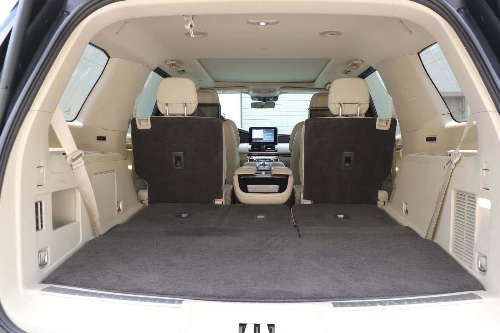 Used 2020 Lincoln Navigator Reserve w/ Luxury Package image 14