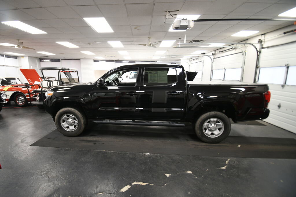 Used 2022 Toyota Tacoma SR w/ SR Convenience Package RWD image 5