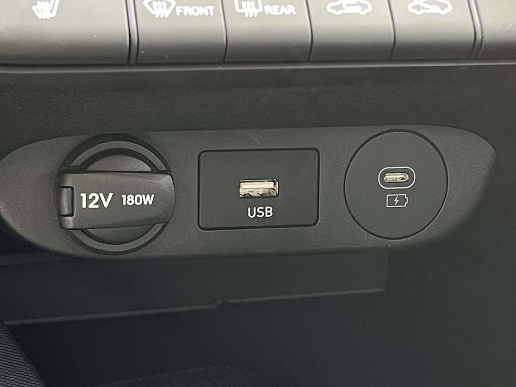 Certified 2025 Hyundai Elantra SEL image 20
