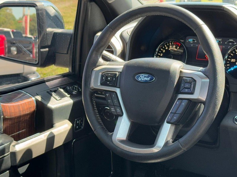 Used 2015 Ford F150 Platinum w/ Equipment Group 701A Luxury AWD/4WD image 12