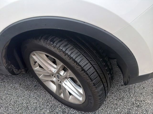 Used 2016 Ford Explorer XLT w/ Equipment Group 202A FWD image 7