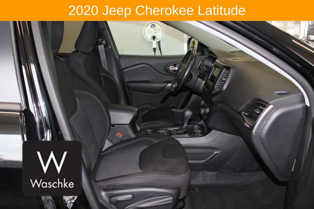 Used 2020 Jeep Cherokee Latitude w/ Cold Weather Group image 24